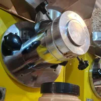 کره بادام زمینی نرم