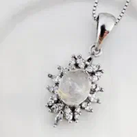 گردن بند نقره با نگین در نجف