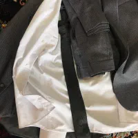 کت شلوار|لباس|چالوس, |دیوار