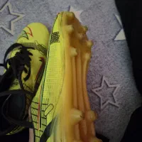 کفش فوتبال برند تکسام و جوراب فوتبال