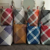 سبد لباس یا اسباب بازی( ورق بزنین )
