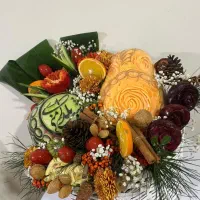 خدمات یلدایی و میوه آرایی گل آرایی.