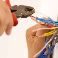 برقراری ساختمان و رفع خرابی برق و نصب آیفون