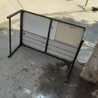 میز تاشو آهنی ومانکن چند عدد و رگال آویز روسری
