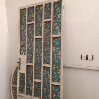 درب آهنی تمیز بدون زدگی و تاب