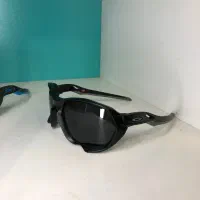 عینک افتابی Oakley