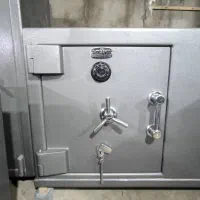 گاوصندوق زیرویترینی«خرم»