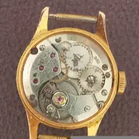 ساعت  کوکی  مارک والگینی دارای طلا