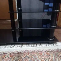 میز تلویزیون شیشه ای نو سالم تمیز بی خط و خش|میز تلویزیون|شیراز, شهرک گلستان|دیوار