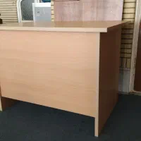 میز چوبی محکم و بادوام مناسب تحریر و کامپیوتر و ..