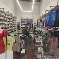 دکور مغازه و رگال و چوب کار