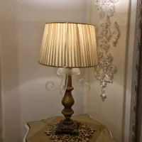 آباژور طلایی رنگ سایز متوسط