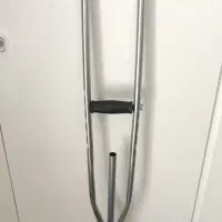 عصا زیر بغل