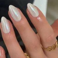 دستیار ناخنکار