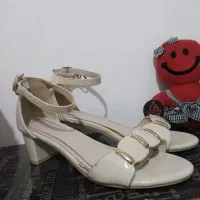 کفش مجلسی|کیف، کفش، کمربند|باسمنج, |دیوار