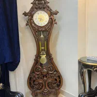 ساعت کنار سالنی