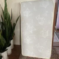 تخت و تشک کودک در حد نو|تخت و سرویس خواب|تالش, هشتپر|دیوار