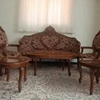 مبل ۹نفره چوب گردو کاملاتمیزوسالم بدون فرورفتگی