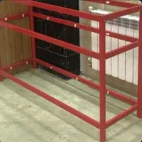 قفسه مغازه و میز و ویترین