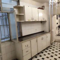 کابینت آهنی سالم با رنگ تمیز و صفحه ام دی اف
