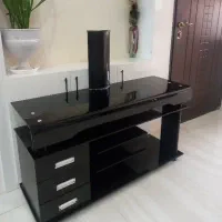 میزتلویزیون شیشه‌ای