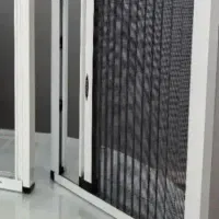 تعمیرات (ریگلاژ) درو پنجره UPVC. توری پلیسه ترک