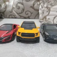 سه عدد ماشین فلزی