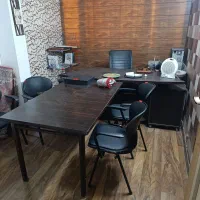 میز مدیریت با مبل اداری چوبی