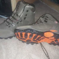 کفش مخصوص|کیف، کفش، کمربند|قائن, |دیوار