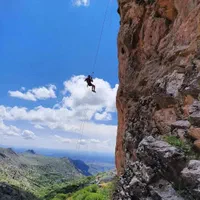 پیچ بندی و ایمن سازی نما بدون داربست