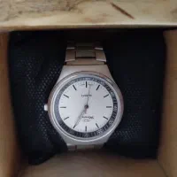 5تا ساعت سوئیس پشت پلمپ|ساعت|دورود, |دیوار