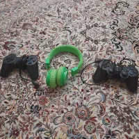 هدفون و دو دسته