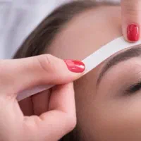 اپلاسیون. کل بدن شیو موهای زائد بدن ماساژ