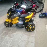 سه چرخ زرد شارژ