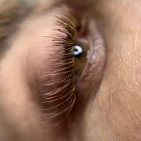 اکستنشن مژه در رشت - مدل‌های ترند و جذاب
