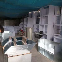 نیروی آقا کار در کابینت فلزی