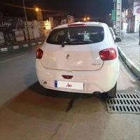 تیبا 2 سفید|خودرو سواری و وانت|مشهد, رده|دیوار