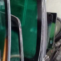 شیشه اتومبیل