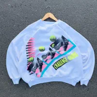 دورس تاناکورا عمدع|لباس|تهران, فلسطین (میدان انقلاب)|دیوار