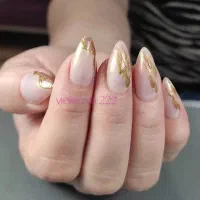 کاشت ناخن بصورت حرفه ای