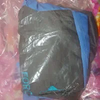 یک دست لباس کار نو پوشیده نشده