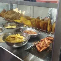 یک کارگر جهت کار در فلافلی نیازمندیم