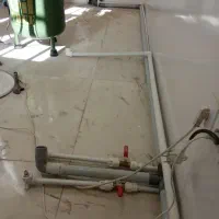 شاگرد دست به آچار