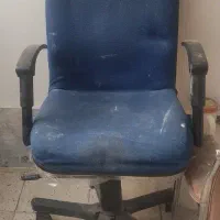 صندلی ۸۰۰تومان نیاز به شستن داره