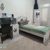 تختخواب و تشک و میز کناری