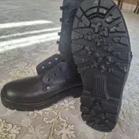 پوتین مردانه و بوت زنانه