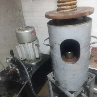 پرس صد تنی مخصوص کارهای خاص هیدرولیکی