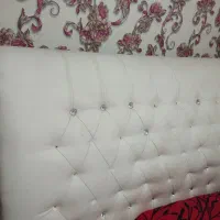 تخت ومیز ارایش و دوتا پختی نیاز به تعمیر