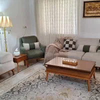 مبل ۸ نفره درحد نو به همراه میز و عسلی تمام چوب