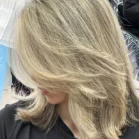 انواع رنگ مو با بهترین مواد|خدمات آرایشگری و زیبایی|کرمانشاه, |دیوار